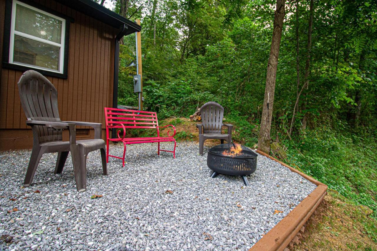 The Lil House Villa Robbinsville Exterior photo