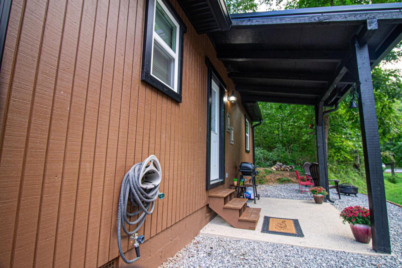 The Lil House Villa Robbinsville Exterior photo